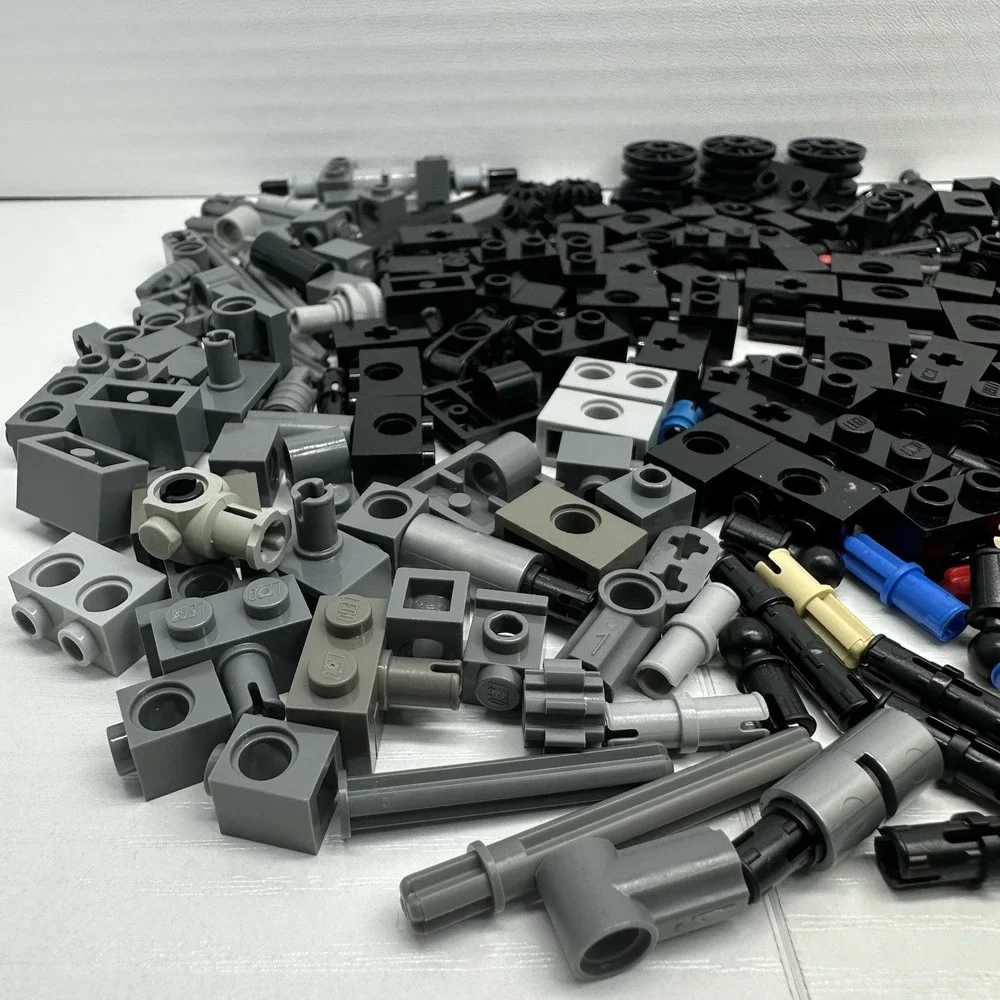Lego Parts & Bricks Bulk Lot Of 210 Pieces - Assorted Parts & Colors - Picture 8 of 10